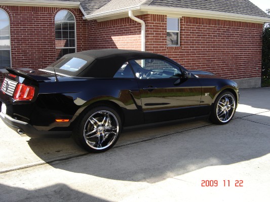 200911-2010Mustang 003.jpg