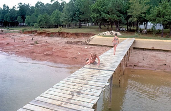 DanaSuzieQToledoBend.jpg