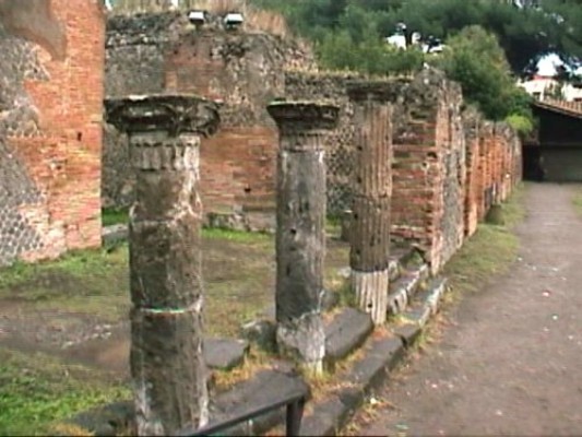 Pompeii Italy 2000 - 097.jpg