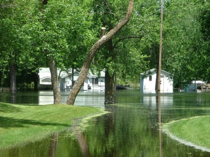 acroosstreetand river.JPG